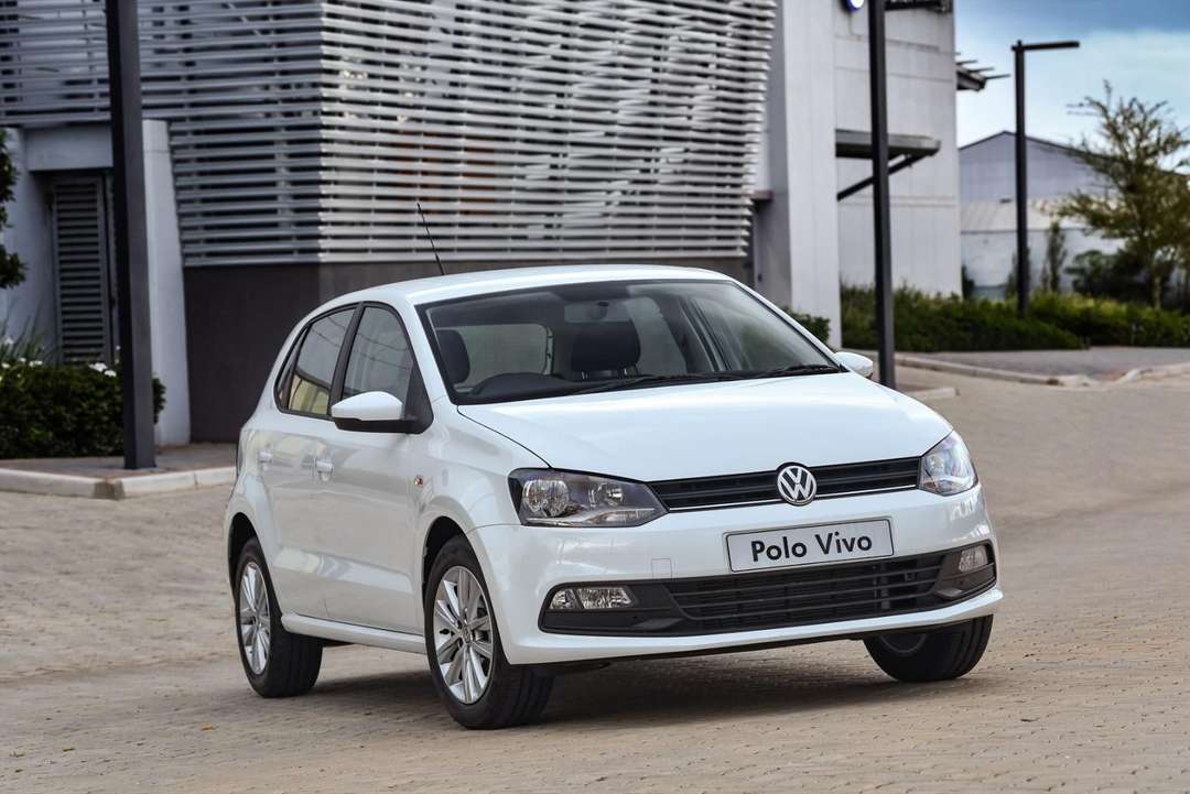 Volkswagen Polo vs Volkswagen Polo Vivo (2025)