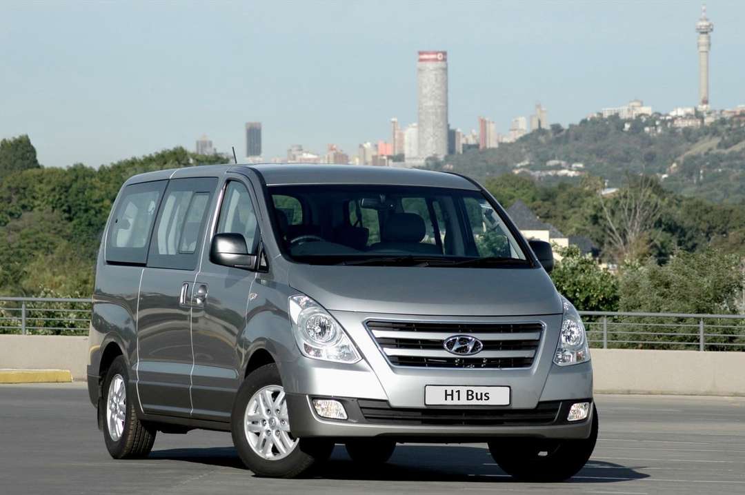 Hyundai H-1 2.5 CRDI MPV A/T (2016) Review
