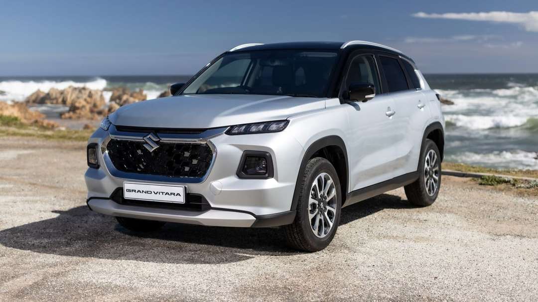 Toyota Corolla Cross vs Suzuki Grand Vitara (2025)