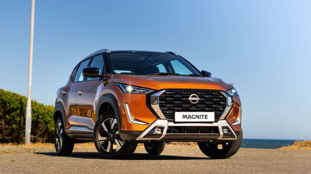Suzuki Grand Vitara vs Nissan Magnite (2025)